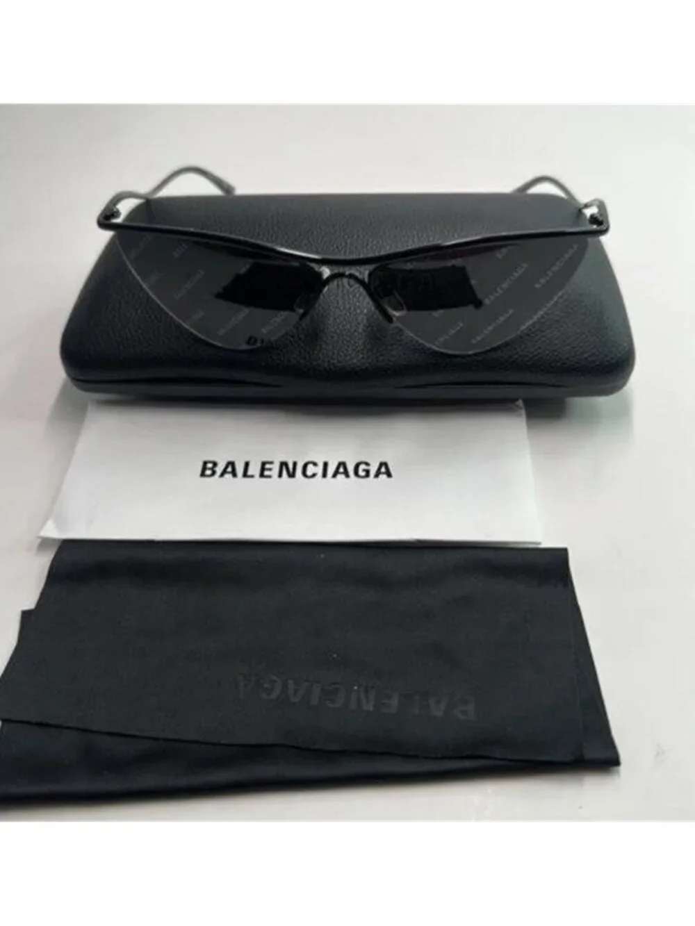 💯- New Authentic Balenciaga BB0093S 001 Curve Cat Sunglasses – Black - Picture 7 of 12
